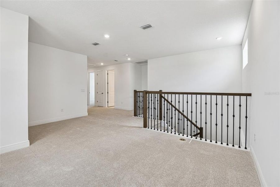 Spacious, unfurnished interior of a new home in Hawkstone, Sarasota (Image 31). Spacious, unfurnished interior of a new home in Hawkstone, Sarasota (Image 31).