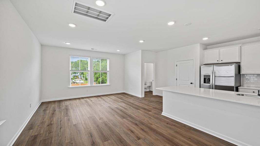 Spacious, unfurnished interior of a new home in , North Charleston (Image 17).