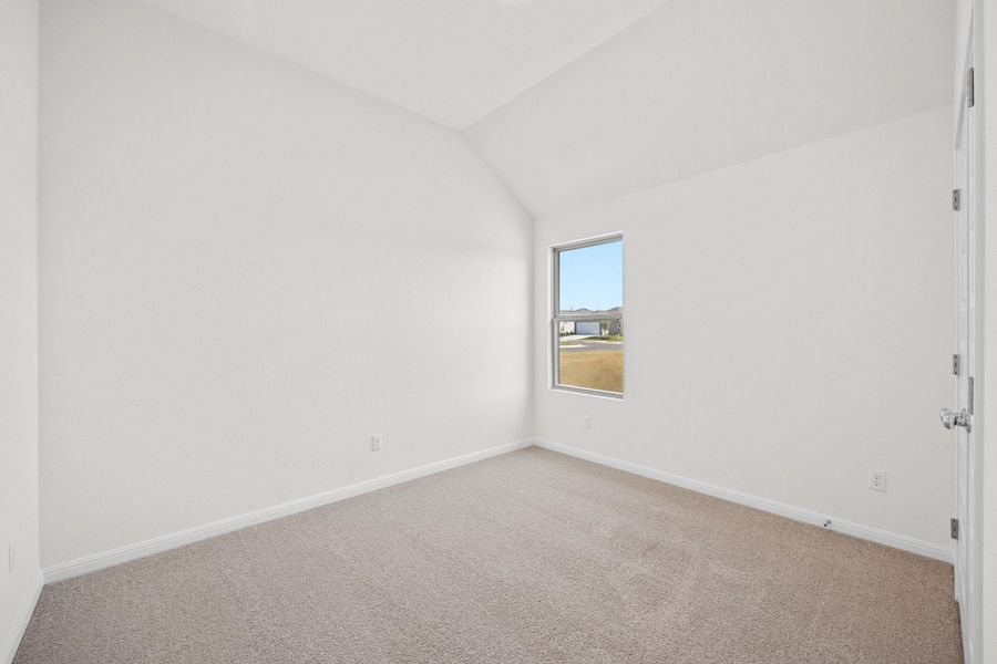 Spacious, unfurnished interior of a new home in Trinity Ranch, Elgin (Image 25).