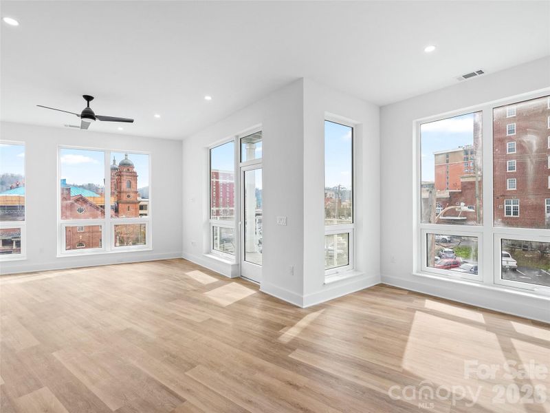 Spacious, unfurnished interior of a new home in , Asheville (Image 18).