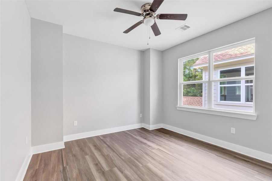 Spacious, unfurnished interior of a new home in , Houston (Image 18).
