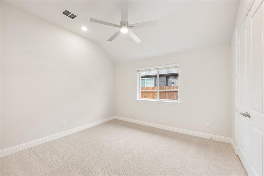 Spacious, unfurnished interior of a new home in Sunrise at Garden Valley, Waxahachie (Image 14).