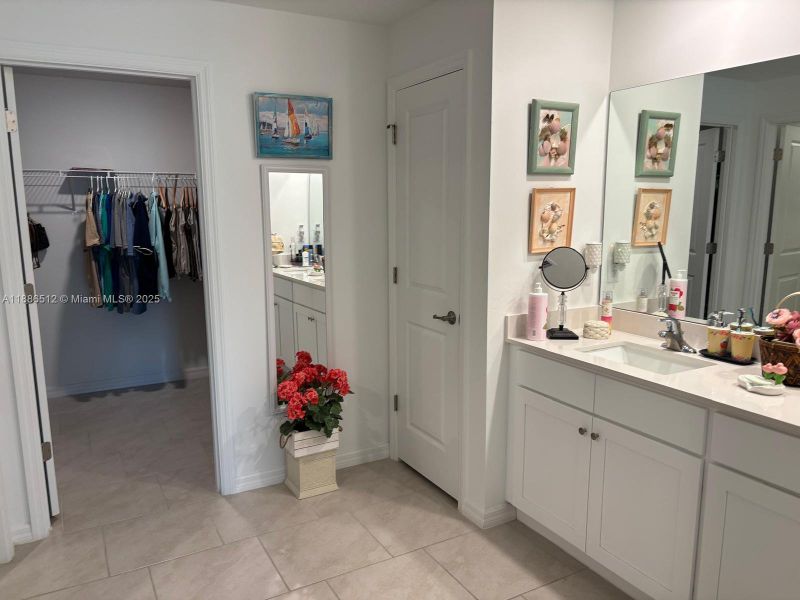 Furnished interior view inside a new home in , Lehigh Acres (Image 30). Furnished interior view inside a new home in , Lehigh Acres (Image 30).