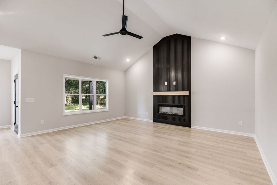 Spacious, unfurnished interior of a new home in LOVVORN ESTATES, Carrollton (Image 19).