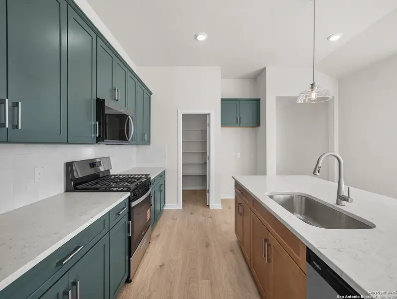 Furnished interior view inside a new home in Veranda: Classic, San Antonio (Image 7). Furnished interior view inside a new home in Veranda: Classic, San Antonio (Image 7).