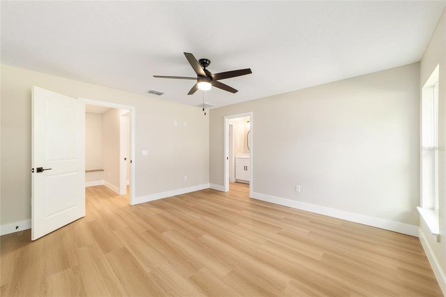 Spacious, unfurnished interior of a new home in , Ocala (Image 33).