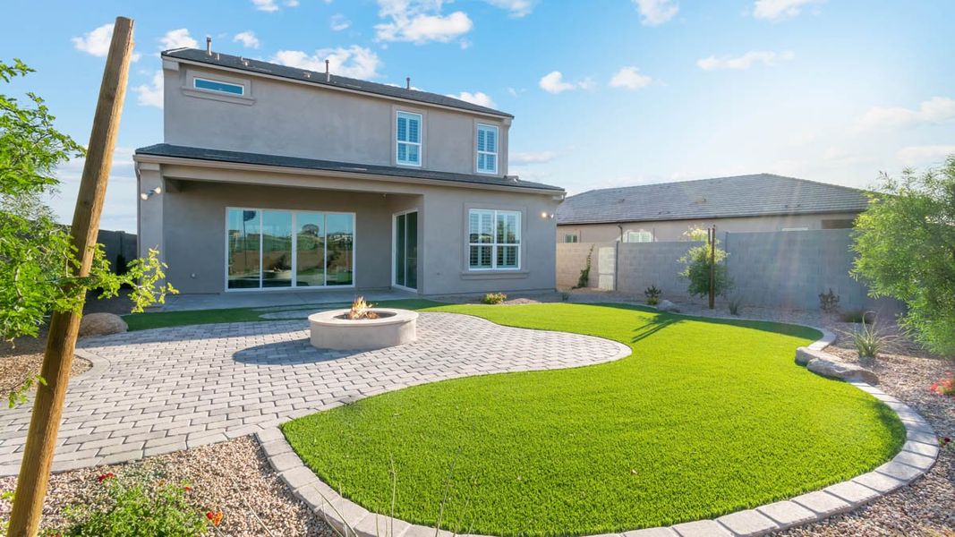 Representative exterior details of a home built from the Crow by D.R. Horton in The Ridge at Stone Butte, Phoenix (Image 24).