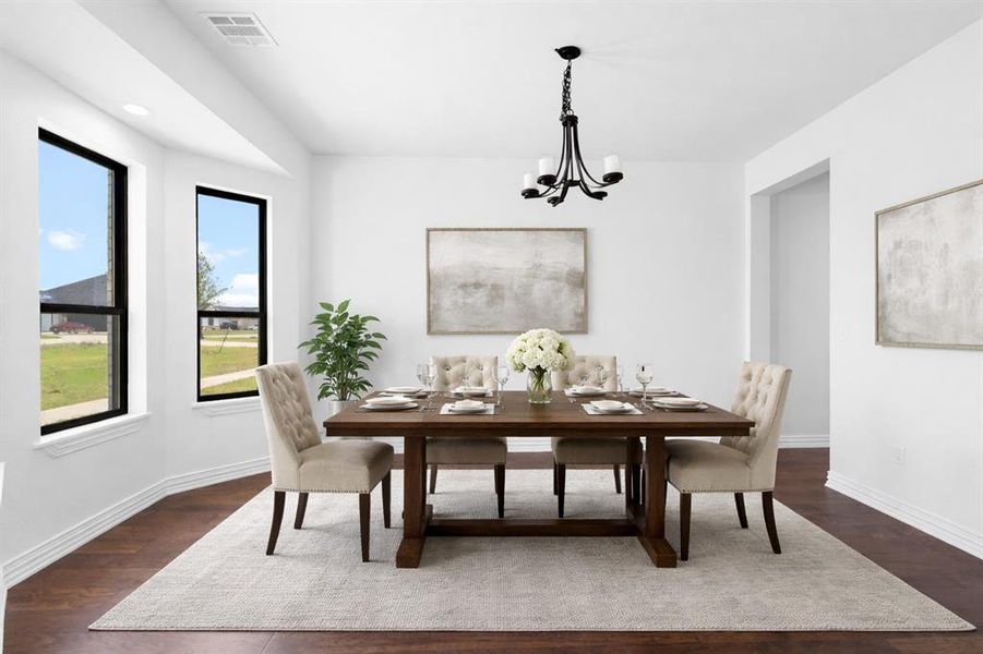 VIRTUALLY STAGED DINING ROOM