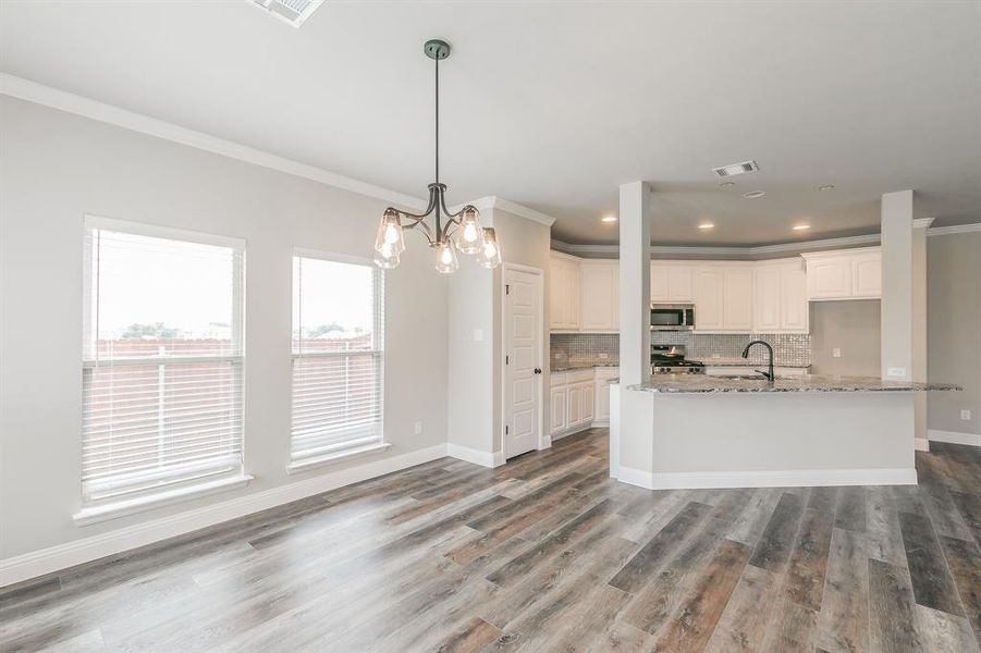 Furnished interior view inside a new home in , Alvarado (Image 7).
