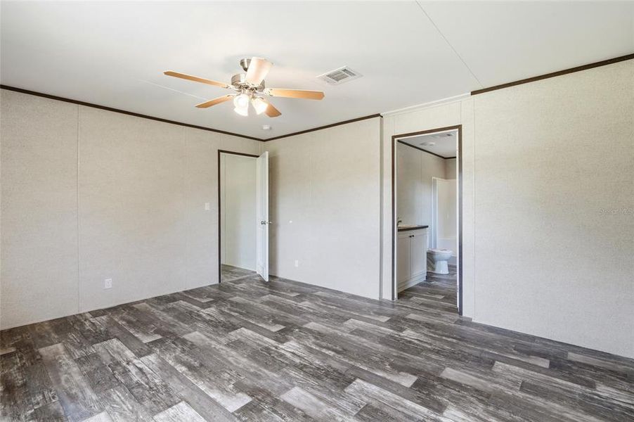 Spacious, unfurnished interior of a new home in , Okeechobee (Image 15).