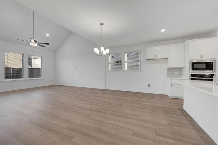 Spacious, unfurnished interior of a new home in Lily Creek at Sutton Fields, Aubrey (Image 31).