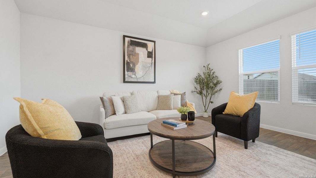 Furnished interior view inside a new home in Heather Glen, New Braunfels (Image 38).