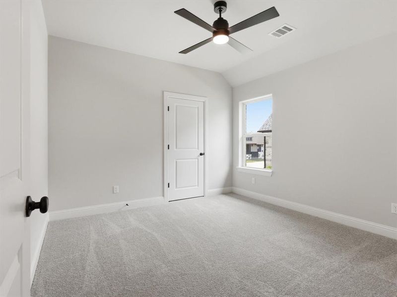 Spacious, unfurnished interior of a new home in , Granbury (Image 27).