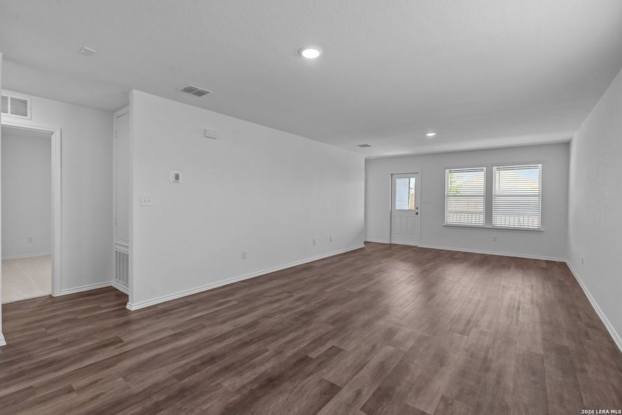 Spacious, unfurnished interior of a new home in Meadows at Clear Springs, New Braunfels (Image 21). Spacious, unfurnished interior of a new home in Meadows at Clear Springs, New Braunfels (Image 21).