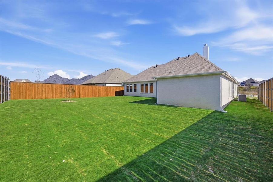Exterior details and patio area of a home in LeTara, Haslet (Image 3).
