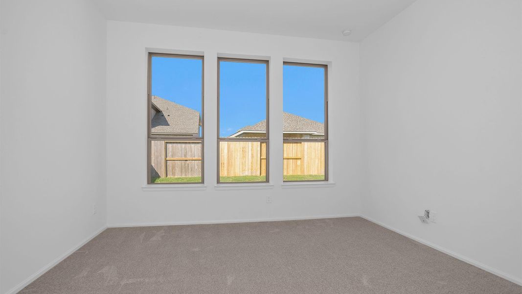 Spacious, unfurnished interior of a new home in Candela 40', Richmond (Image 9).