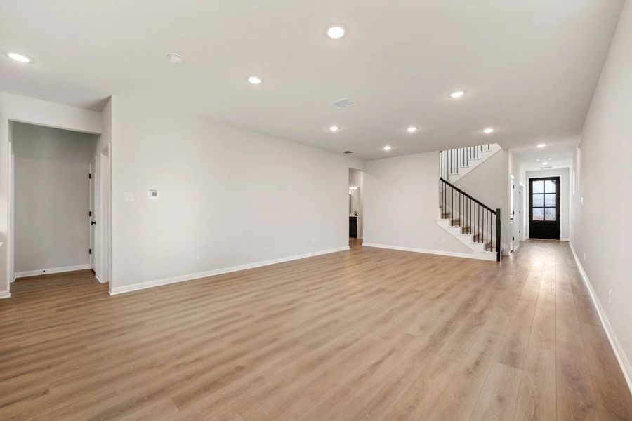 Spacious, unfurnished interior of a new home in Patterson Ranch, Georgetown (Image 24).