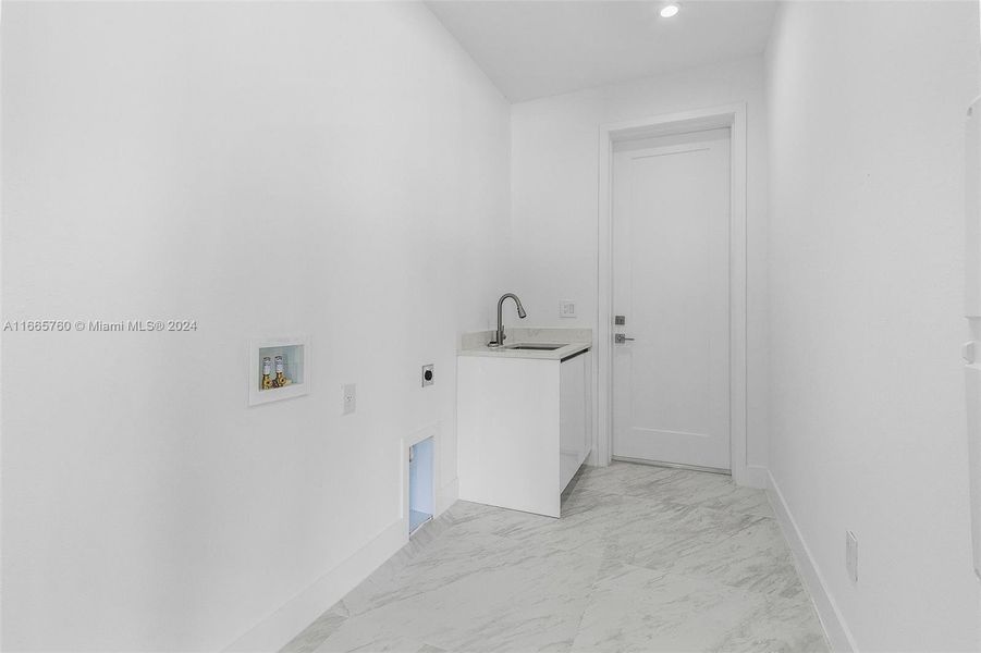 Furnished interior view inside a new home in , Cape Coral (Image 7). Furnished interior view inside a new home in , Cape Coral (Image 7).