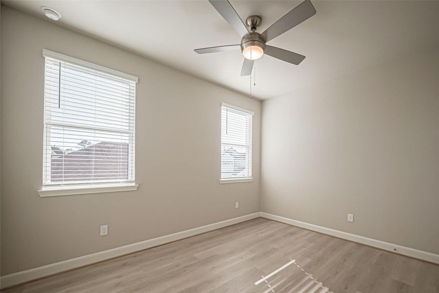 Spacious, unfurnished interior of a new home in Regents Court, Houston (Image 28).