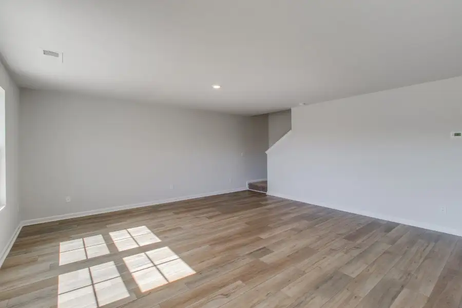 Spacious, unfurnished interior of a new home in Bluefield, Lexington (Image 17).