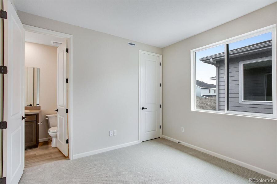 Spacious, unfurnished interior of a new home in Sugar Mill Village, Longmont (Image 43). Spacious, unfurnished interior of a new home in Sugar Mill Village, Longmont (Image 43).