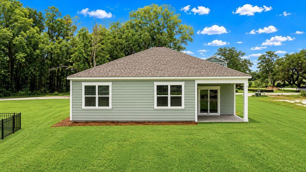Exterior details and patio area of a home in Rivers Reach, Yemassee (Image 3).
