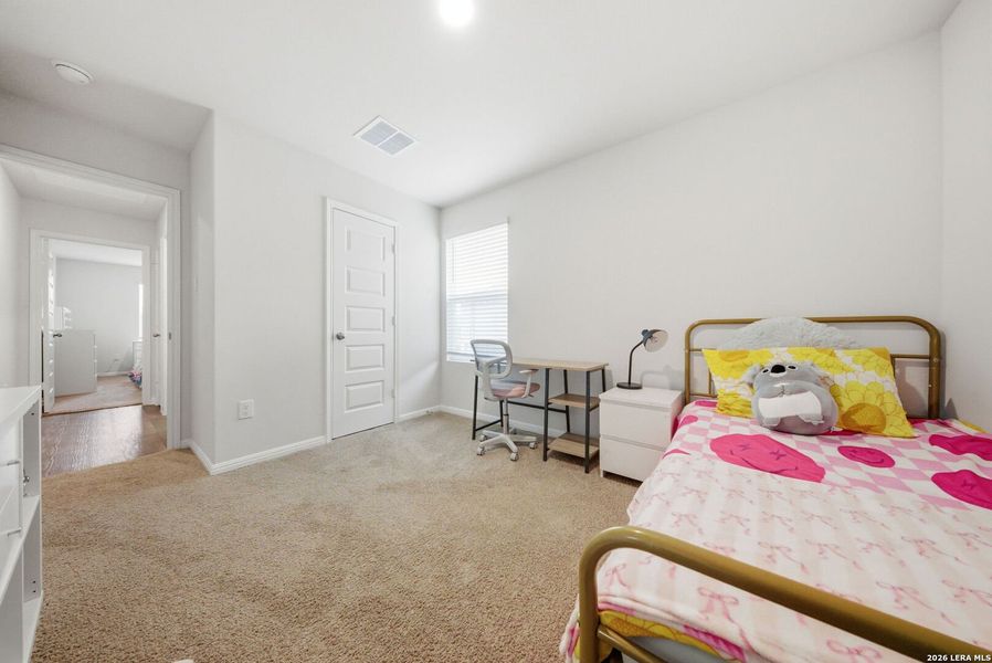 Furnished interior view inside a new home in Heather Glen, New Braunfels (Image 7). Furnished interior view inside a new home in Heather Glen, New Braunfels (Image 7).