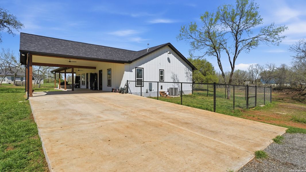 Exterior details and patio area of a home in , Seguin (Image 25).