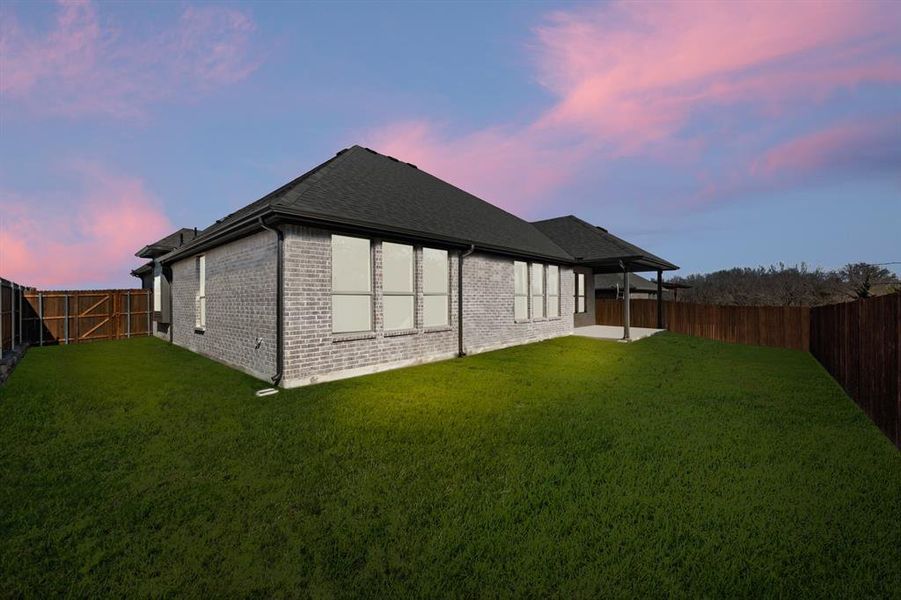 4602 Thistle- Back-2