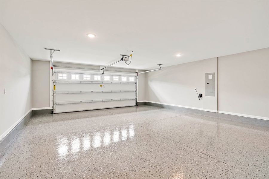 Pierre's Bay, Garage