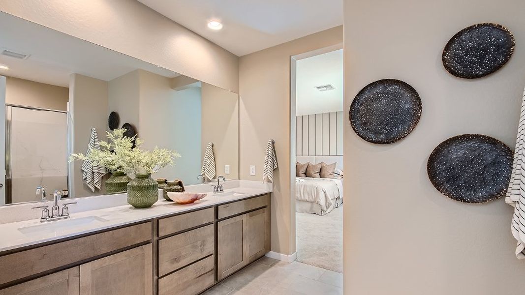 3524 Cottonwood Owners Bath 1of2 F2 Base5