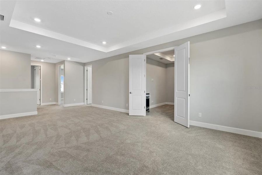 Spacious, unfurnished interior of a new home in Park East at Azario, Bradenton (Image 24). Spacious, unfurnished interior of a new home in Park East at Azario, Bradenton (Image 24).