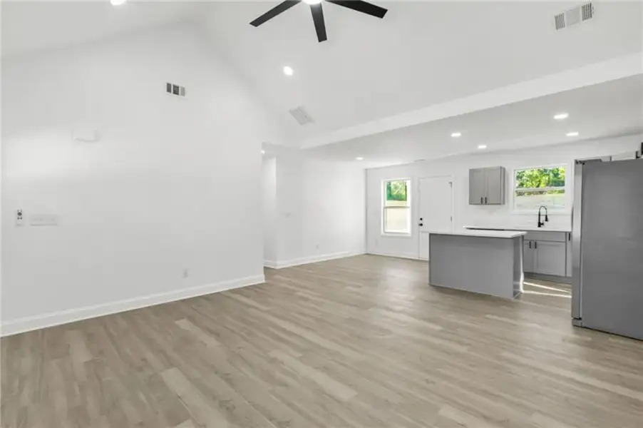 Spacious, unfurnished interior of a new home in , Conyers (Image 17).