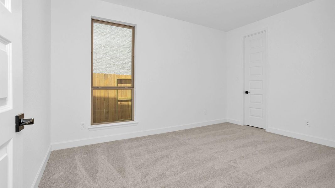 Spacious, unfurnished interior of a new home in Cross Creek West, Fulshear (Image 10).