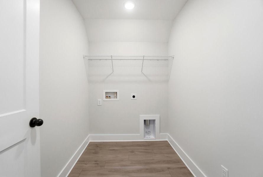 Spacious, unfurnished interior of a new home in Blythe Mill Townhomes, Waxhaw (Image 63).