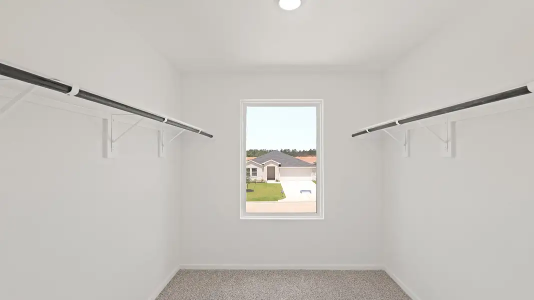 Representative unfurnished interior of a home built from the Franklin by D.R. Horton in Lake Conroe Cove, Willis (Image 27).