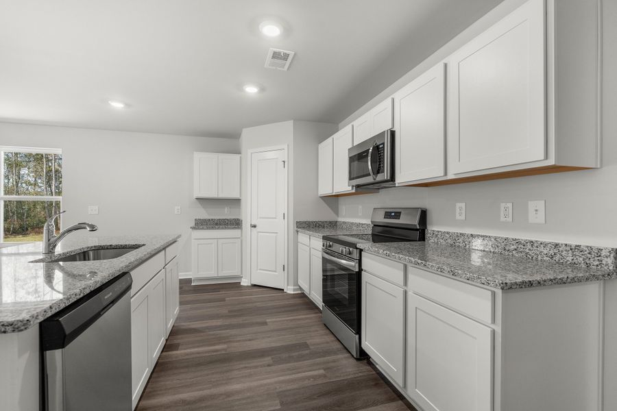 3br New Home in Conway, SC.  - Slide 9