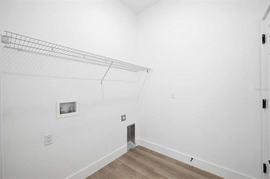 Spacious, unfurnished interior of a new home in , Ocala (Image 28).