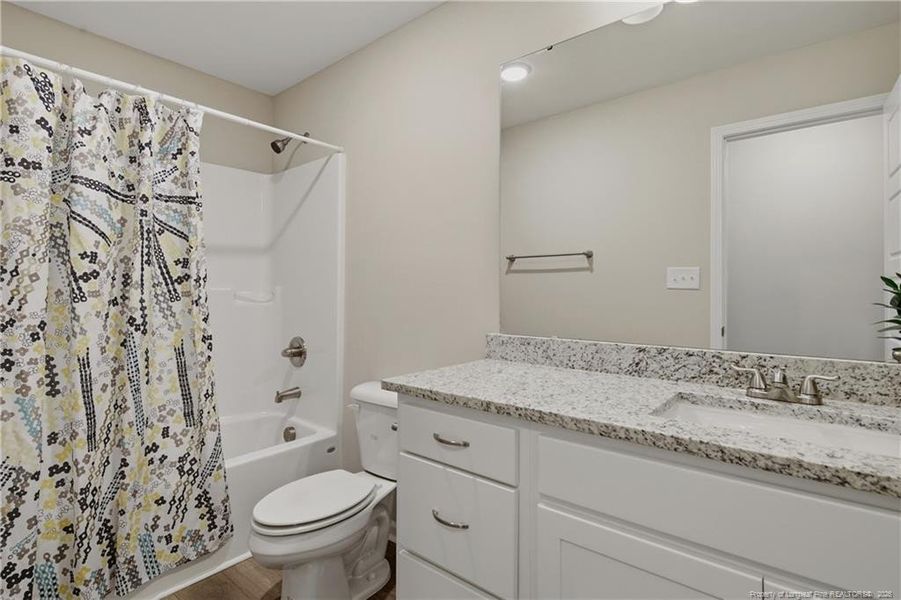 Hall guest full bathroom