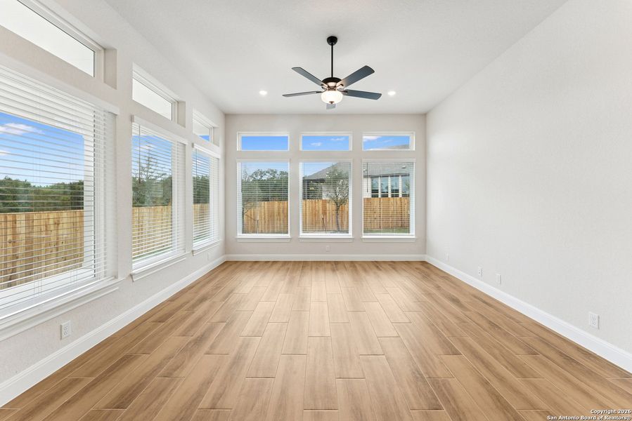 Spacious, unfurnished interior of a new home in Davis Ranch 50', San Antonio (Image 22).