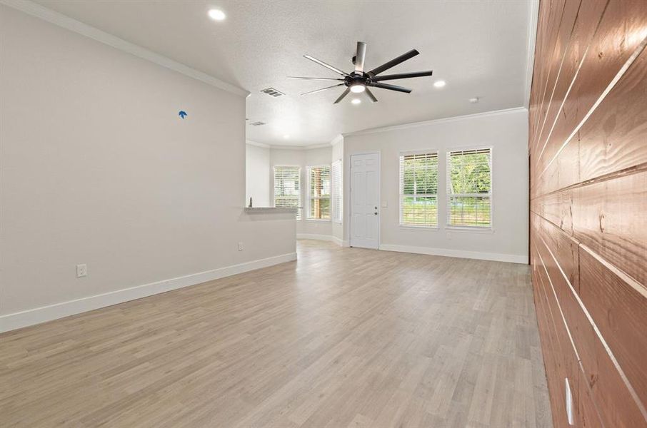 Spacious, unfurnished interior of a new home in , Bonham (Image 12).