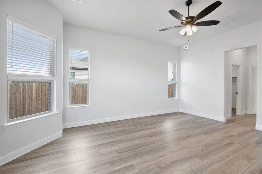 Spacious, unfurnished interior of a new home in Estates At Baker Park, Sherman (Image 18).