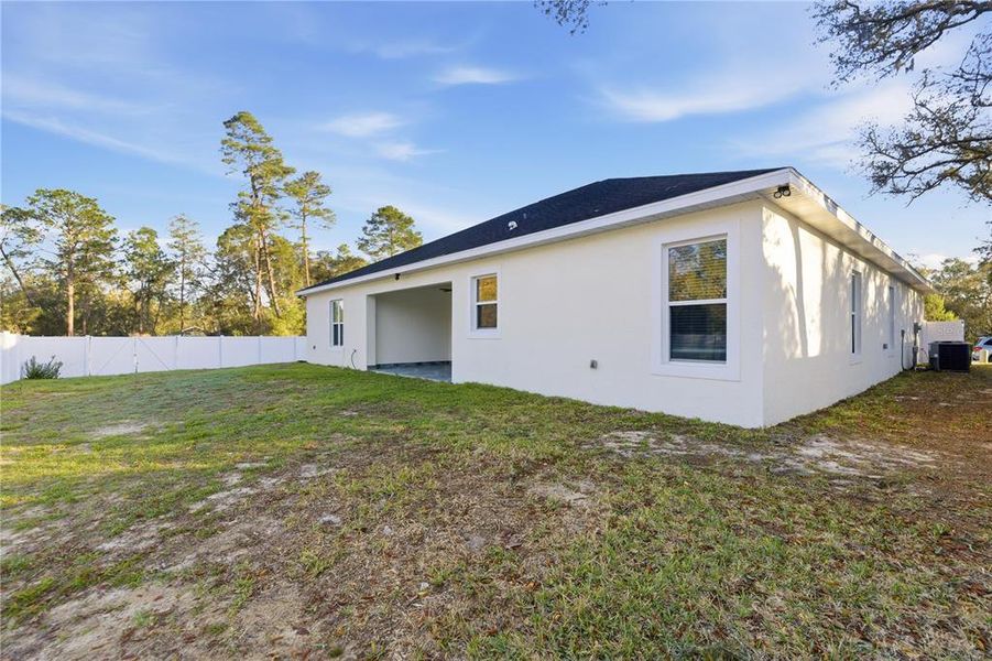Exterior details and patio area of a home in , Ocala (Image 4).