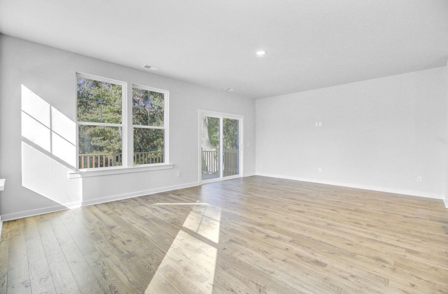 Spacious, unfurnished interior of a new home in Indigo Grove Townhomes, Johns Island (Image 27).