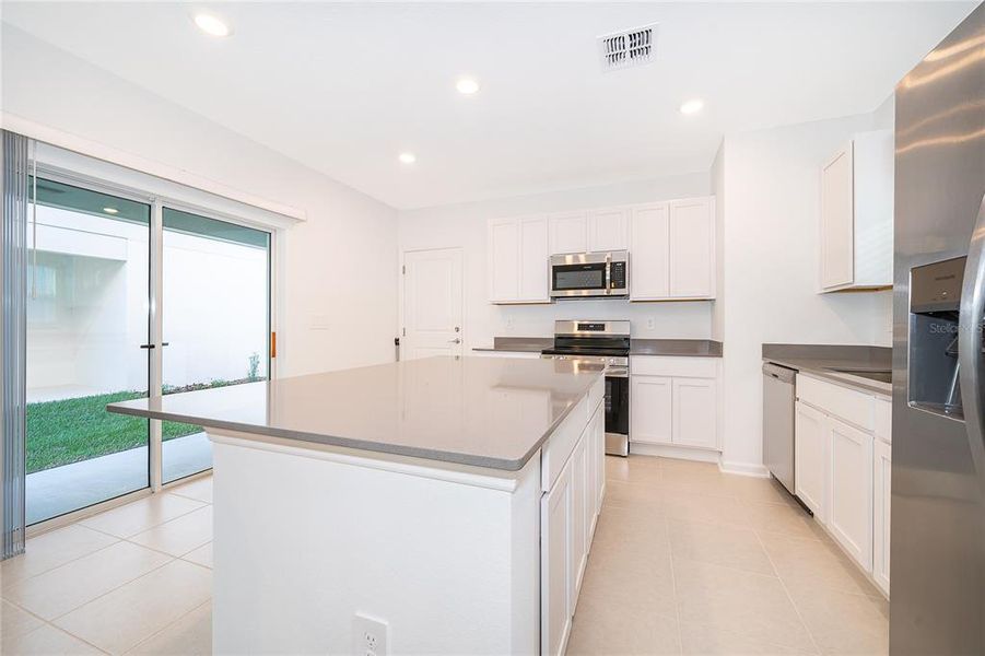 Furnished interior view inside a new home in , Orlando (Image 9).