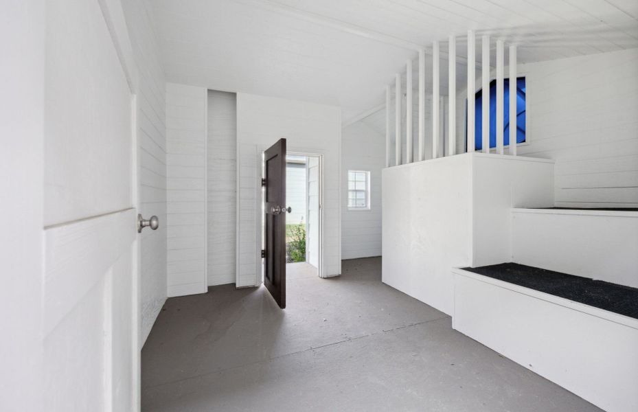 Representative unfurnished interior of a home built from the Albany by Pulte Homes in Treeline, Justin (Image 17).