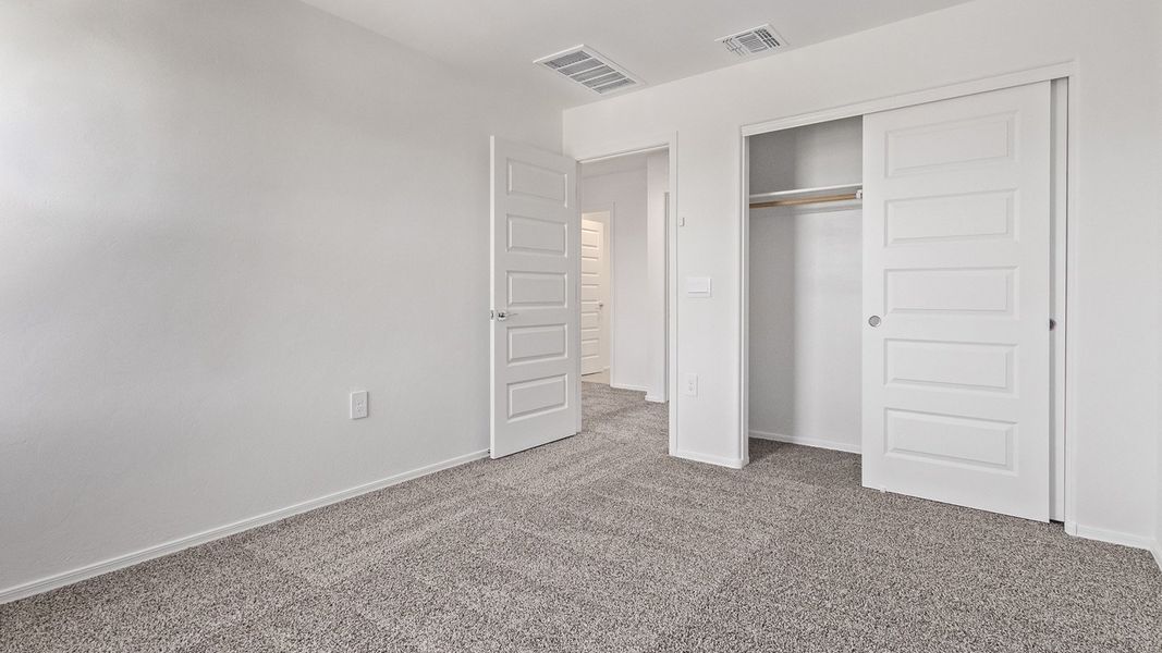 Spacious, unfurnished interior of a new home in Saguaro Bloom, Marana (Image 30).