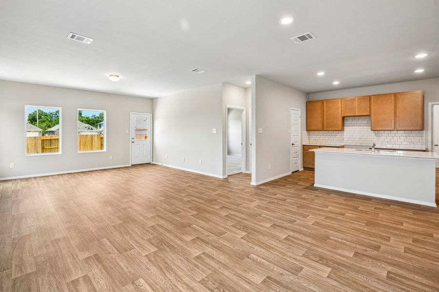 Spacious, unfurnished interior of a new home in Colony at Pinehurst, Pinehurst (Image 12).