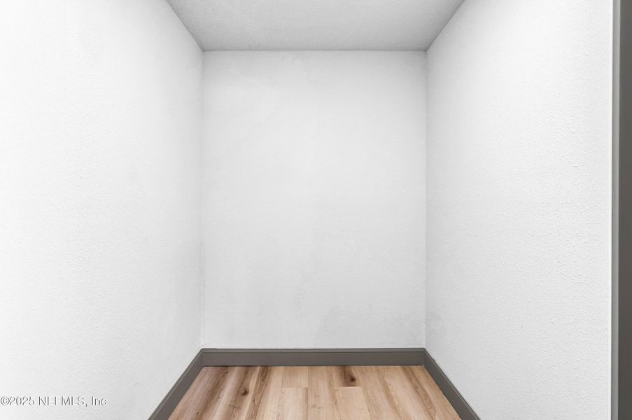 Spacious, unfurnished interior of a new home in , Jacksonville (Image 17).