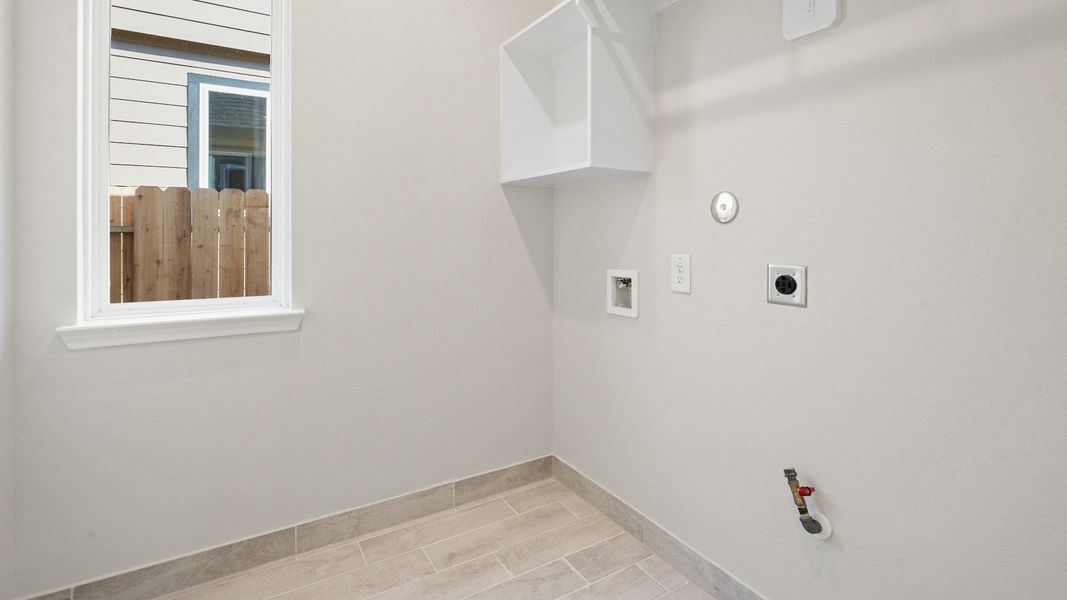 Representative unfurnished interior of a home built from the The Benbrook by Legend Homes in Bluestem, Brookshire (Image 18).